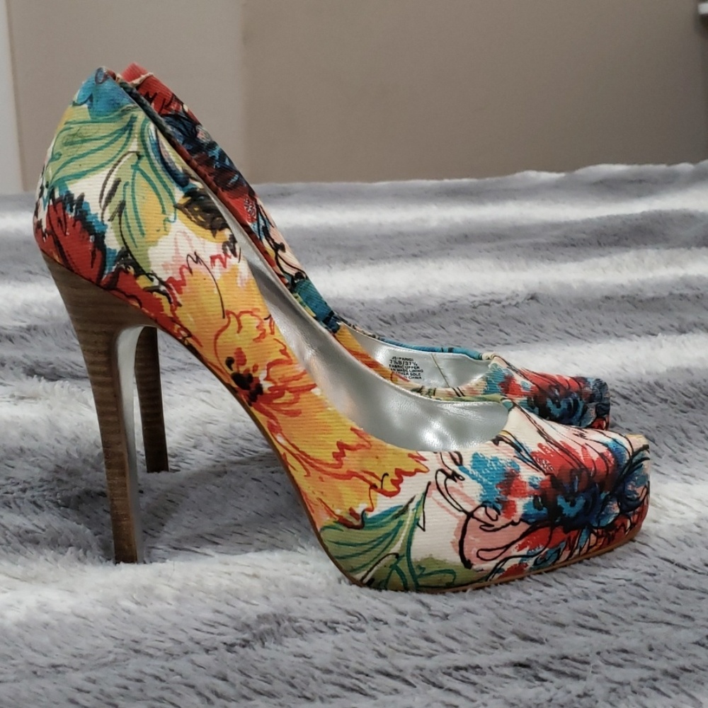 Jessica Simpson Platforms